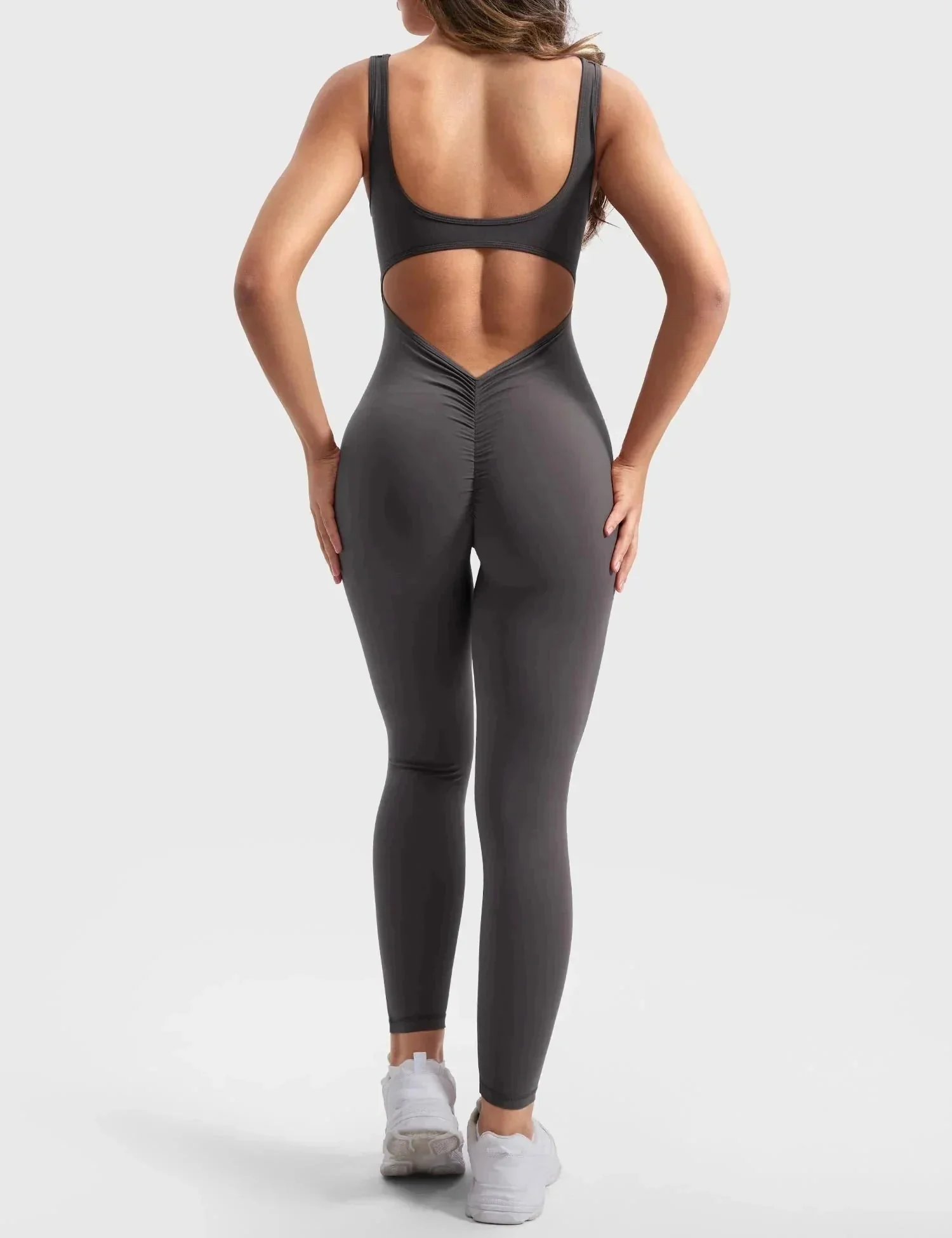 Ironfit Jumpsuit mit V-Rücken - Image 15