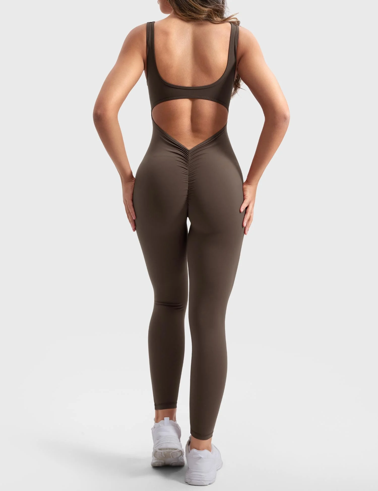 Ironfit Jumpsuit mit V-Rücken - Image 7