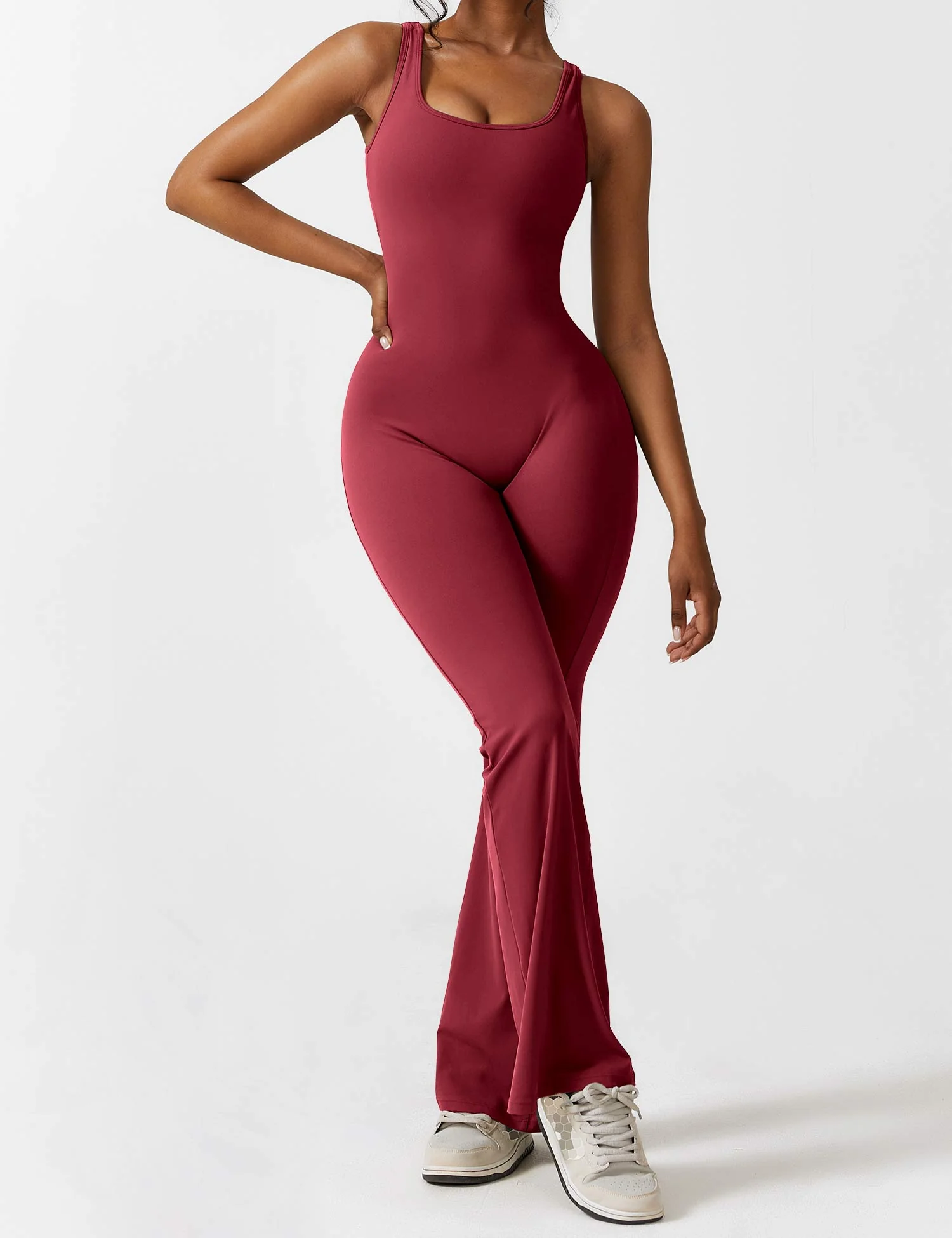 Ironfit Jumpsuit mit V-Rücken und Schlaghose - Image 26