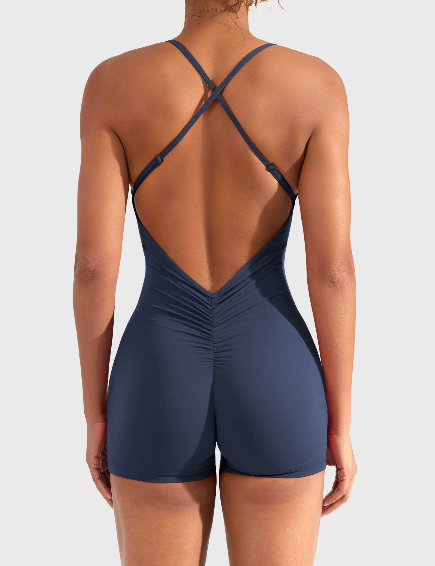 Ironfit Liza Jumpsuit mit V-Rücken - Image 34
